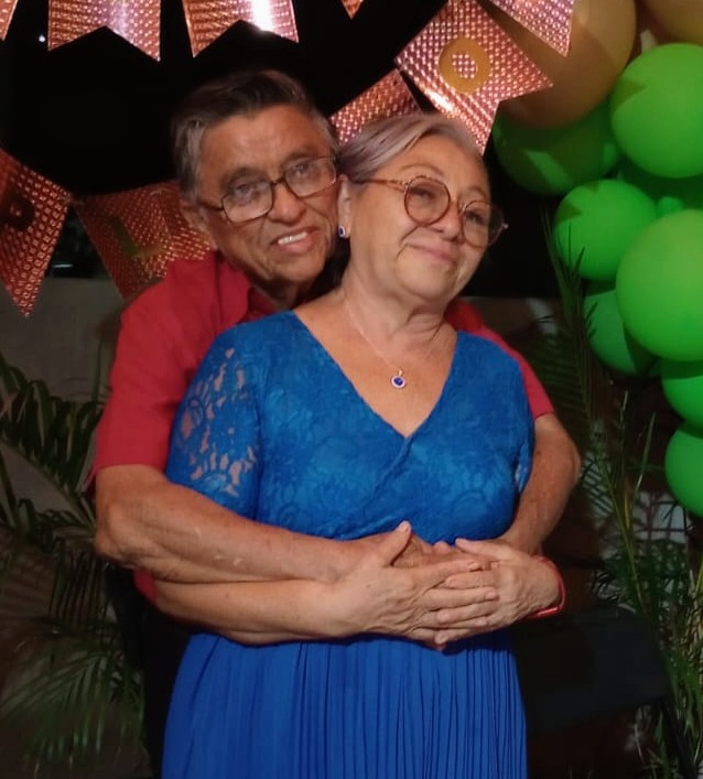 Roger y Rosy con el lazo matrimonial